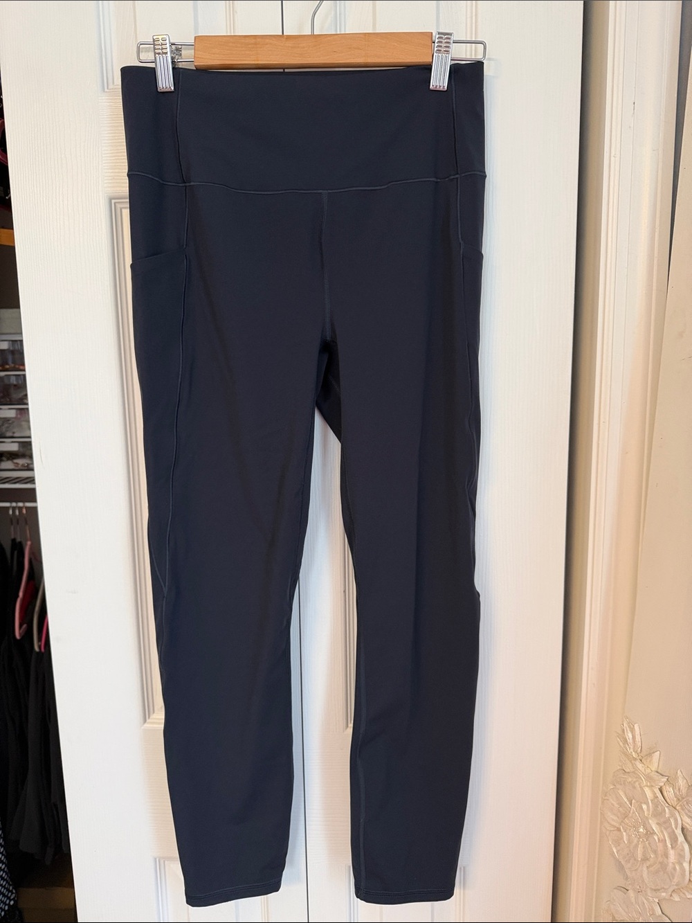 Varley navy leggings in size xl
